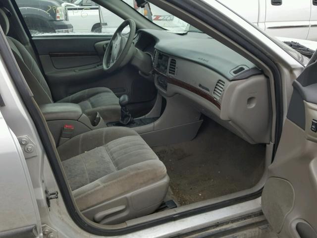 2G1WF55E819152747 - 2001 CHEVROLET IMPALA 银色 照片 5
