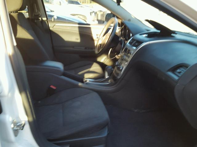 1G1ZC5E02CF298162 - 2012 CHEVROLET MALIBU 1LT თეთრი ფოტო 5