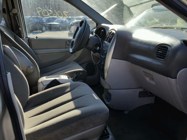 2C8GP54L35R493387 - 2005 CHRYSLER TOWN & COU GOLD photo 5