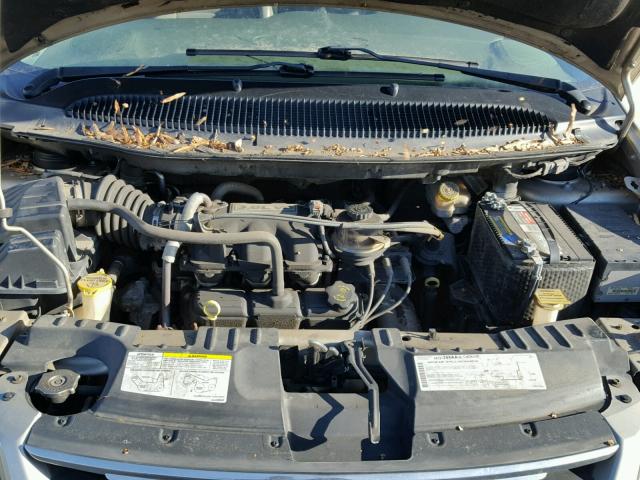 2C8GP54L35R493387 - 2005 CHRYSLER TOWN & COU GOLD photo 7