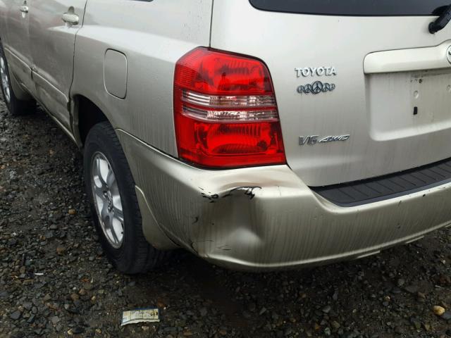 JTEHF21A320094877 - 2002 TOYOTA HIGHLANDER GOLD photo 9