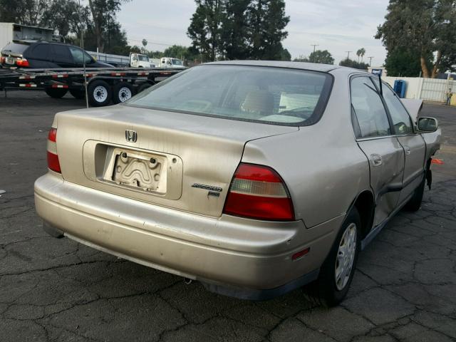 1HGCD5638SA079917 - 1995 HONDA ACCORD LX GOLD photo 4