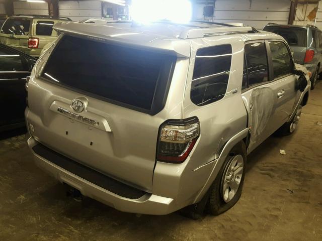 JTEBU5JRXH5473003 - 2017 TOYOTA 4RUNNER SR SILVER photo 4