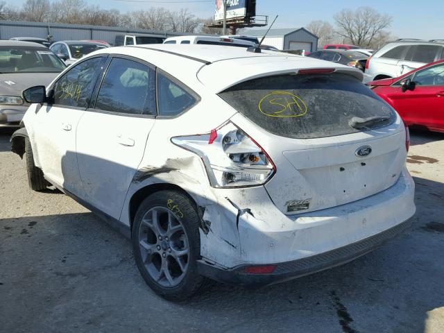 1FADP3K22DL178001 - 2013 FORD FOCUS SE WHITE photo 3