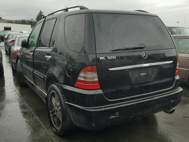 4JGAB54E8YA217850 - 2000 MERCEDES-BENZ ML 320 BLACK photo 3