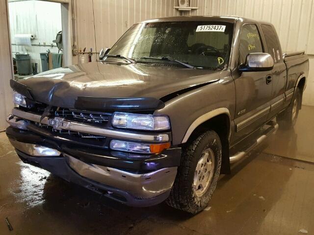 2GCEK19TXY1302589 - 2000 CHEVROLET SILVERADO GRAY photo 2