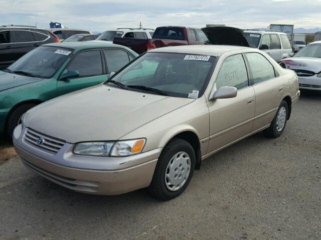 JT2BG22K5W0179250 - 1998 TOYOTA CAMRY CE GOLD photo 2