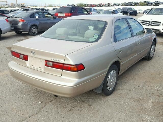 JT2BG22K5W0179250 - 1998 TOYOTA CAMRY CE GOLD photo 4