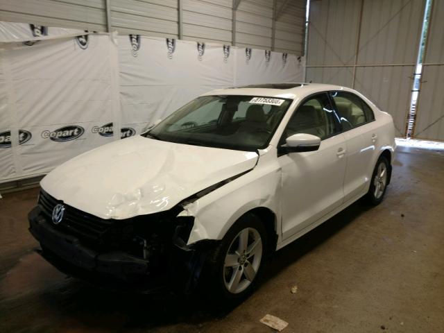 3VWLL7AJ3BM034547 - 2011 VOLKSWAGEN JETTA TDI WHITE photo 2