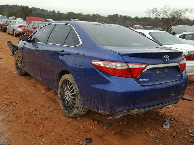 4T1BF1FK4FU938733 - 2015 TOYOTA CAMRY LE BLUE photo 3