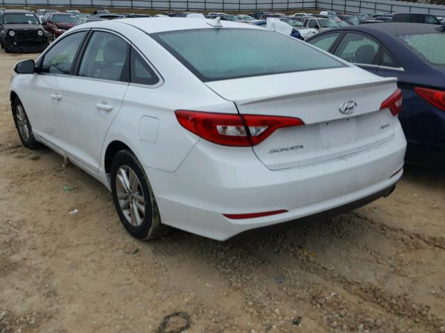 5NPE24AF7FH195892 - 2015 HYUNDAI SONATA SE WHITE photo 3