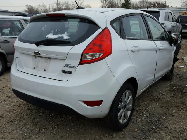 3FADP4EJ8DM116769 - 2013 FORD FIESTA SE WHITE photo 4