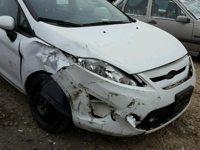 3FADP4EJ8DM116769 - 2013 FORD FIESTA SE WHITE photo 9