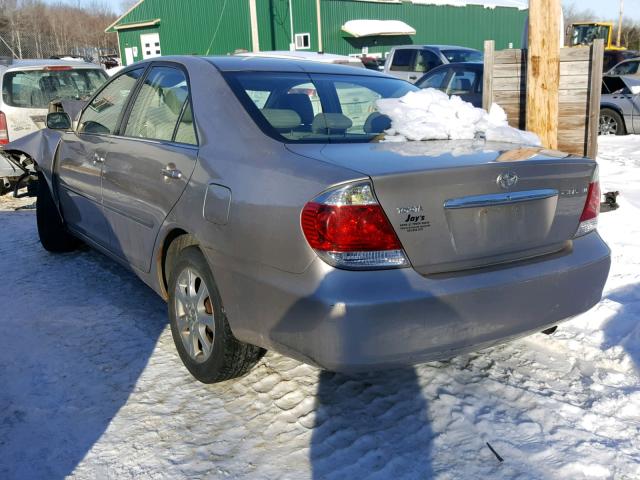 JTDBE30K563056407 - 2006 TOYOTA CAMRY LE GOLD photo 3