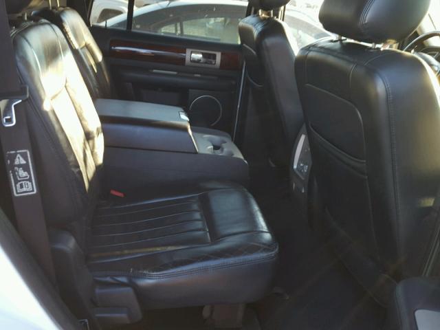 5LMFU28R73LJ03070 - 2003 LINCOLN NAVIGATOR WHITE photo 6