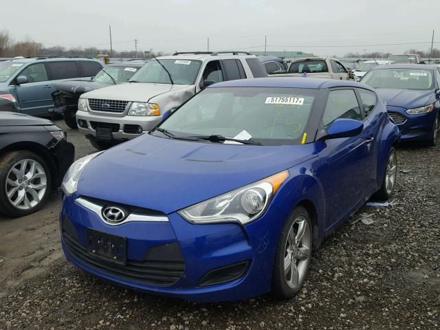 KMHTC6AD2CU049573 - 2012 HYUNDAI VELOSTER B BLUE photo 2