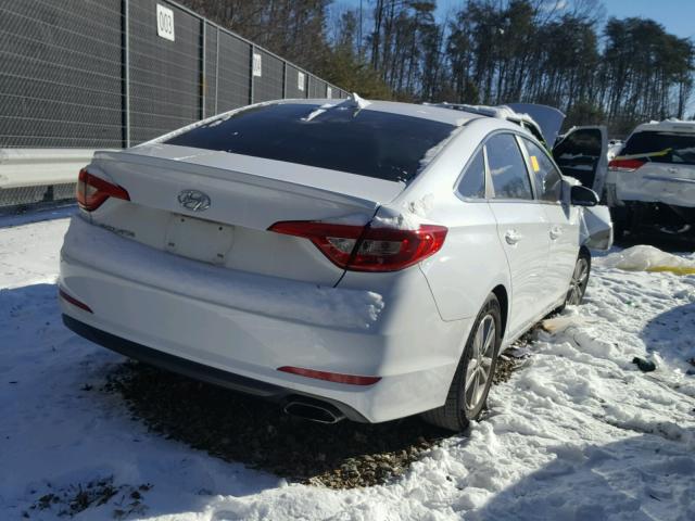 5NPE24AF6FH231040 - 2015 HYUNDAI SONATA SE WHITE photo 4