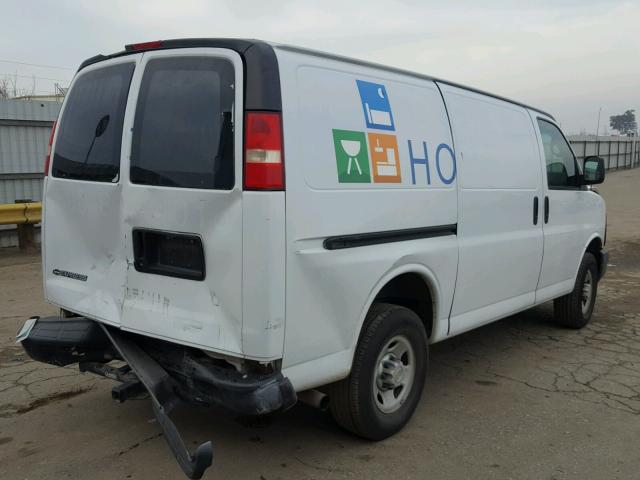 1GCGG25V471172420 - 2007 CHEVROLET EXPRESS G2 WHITE photo 4