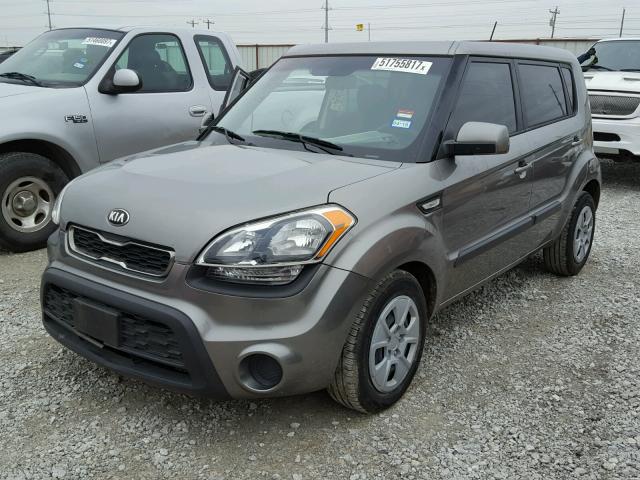 KNDJT2A59D7599799 - 2013 KIA SOUL SILVER photo 2