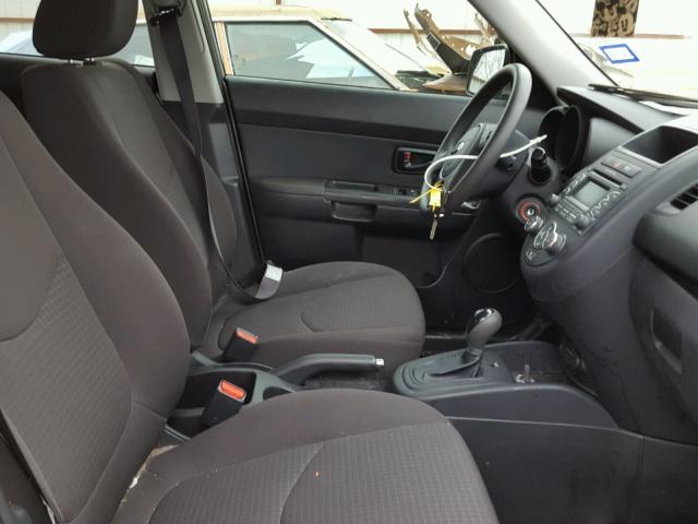 KNDJT2A59D7599799 - 2013 KIA SOUL SILVER photo 5