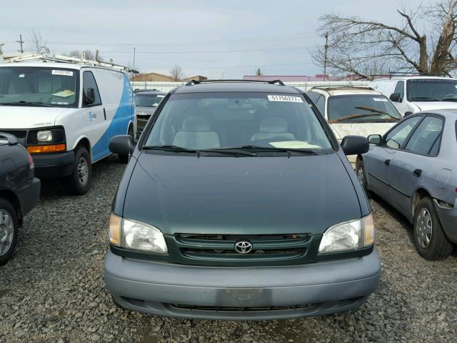 4T3ZF13C3YU255198 - 2000 TOYOTA SIENNA LE GREEN photo 9