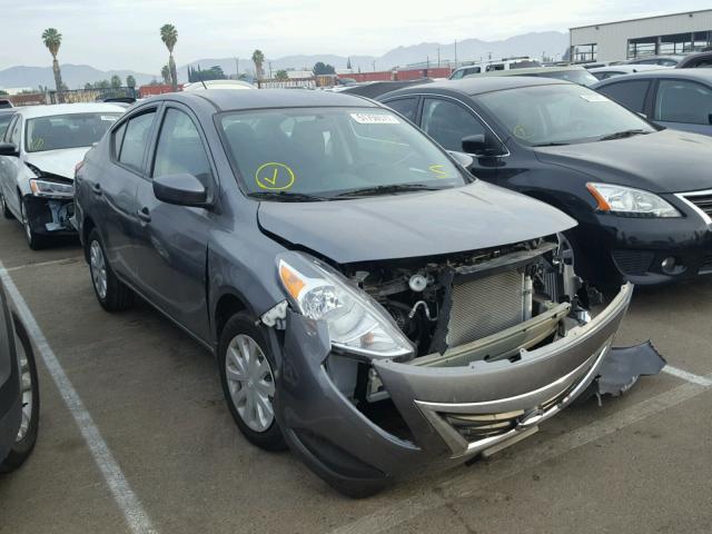 3N1CN7AP2HL800979 - 2017 NISSAN VERSA S GRAY photo 1