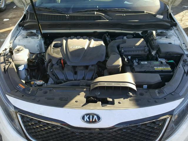 KNAGM4A78F5661421 - 2015 KIA OPTIMA LX WHITE photo 7