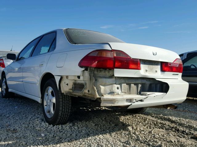 1HGCG5654WA103547 - 1998 HONDA ACCORD EX WHITE photo 3