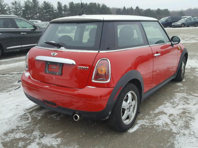 WMWMF33599TW78439 - 2009 MINI COOPER RED photo 4