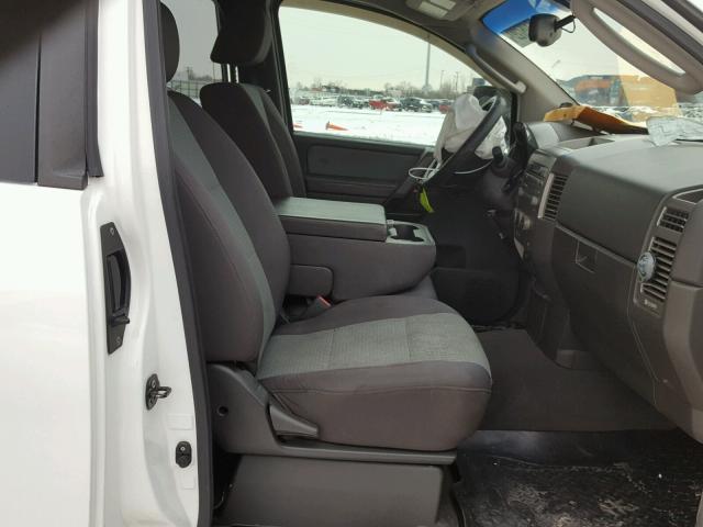 1N6BA06A75N554150 - 2005 NISSAN TITAN XE WHITE photo 5