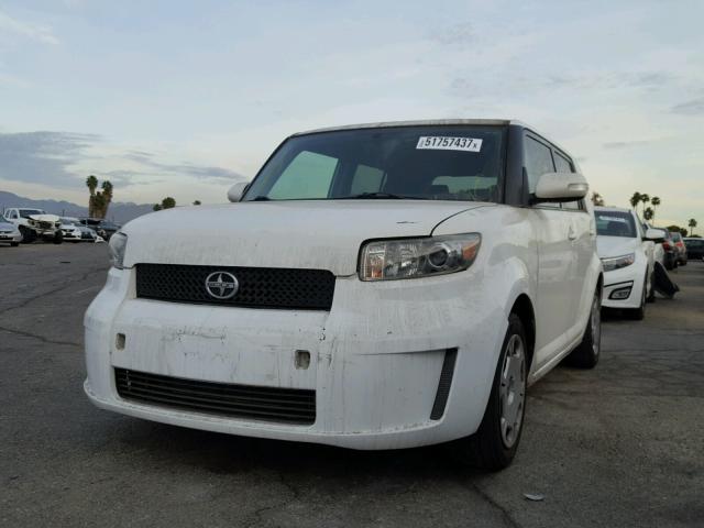 JTLKE50E691068446 - 2009 SCION XB WHITE photo 2