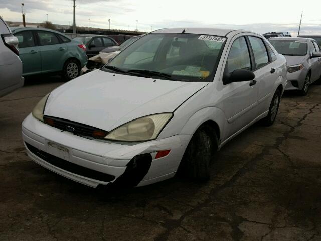 1FAFP34P21W297260 - 2001 FORD FOCUS SE WHITE photo 2