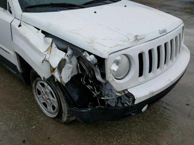 1J4NT1GA2BD236575 - 2011 JEEP PATRIOT SP WHITE photo 9