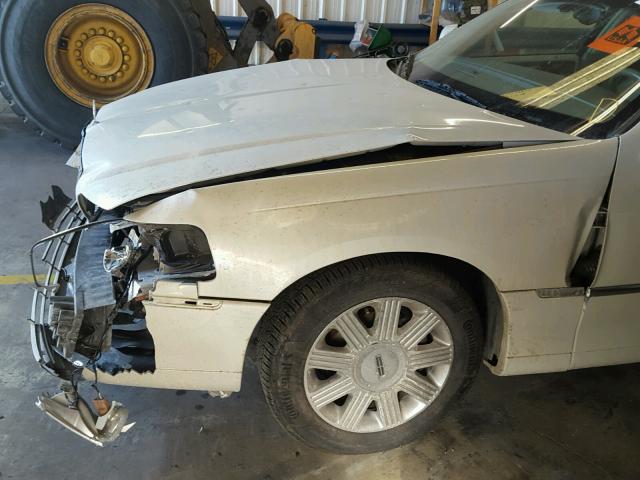 1LNHM81W75Y620356 - 2005 LINCOLN TOWN CAR S GRAY photo 9