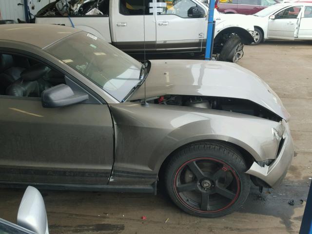 1ZVFT80NX55241583 - 2005 FORD MUSTANG BROWN photo 9