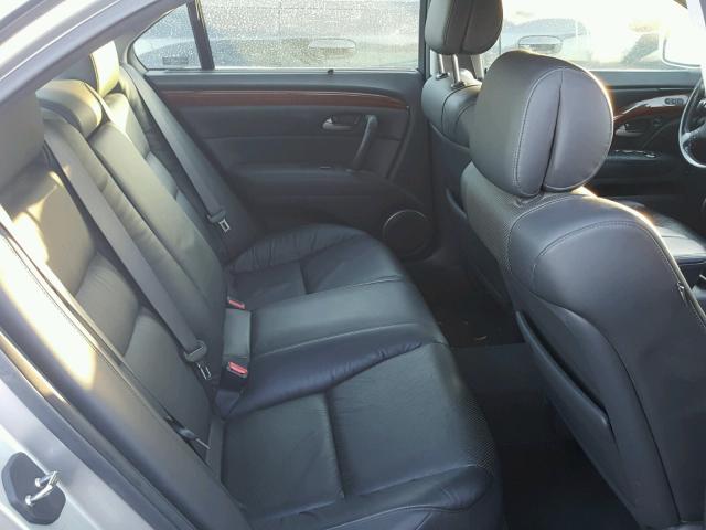 JH4KB16535C008206 - 2005 ACURA RL SILVER photo 6