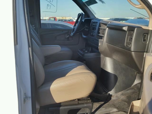 1GCSGAFX2E1178976 - 2014 CHEVROLET EXPRESS G1 WHITE photo 5