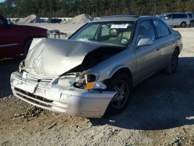 JT2BF22K7W0116847 - 1998 TOYOTA CAMRY CE BROWN photo 2