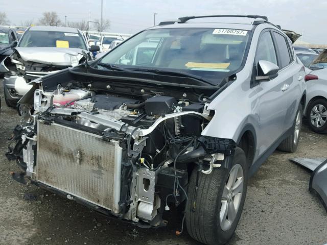 2T3RFREVXEW128277 - 2014 TOYOTA RAV4 XLE SILVER photo 2