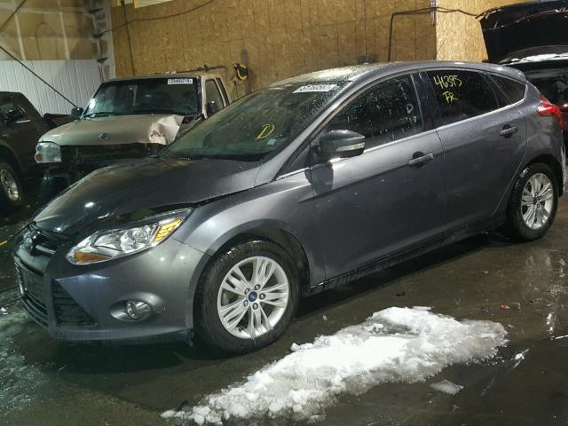 1FAHP3M21CL436425 - 2012 FORD FOCUS SEL GRAY photo 2