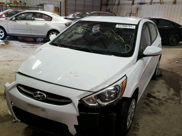 KMHCT5AE5FU201224 - 2015 HYUNDAI ACCENT GS WHITE photo 2