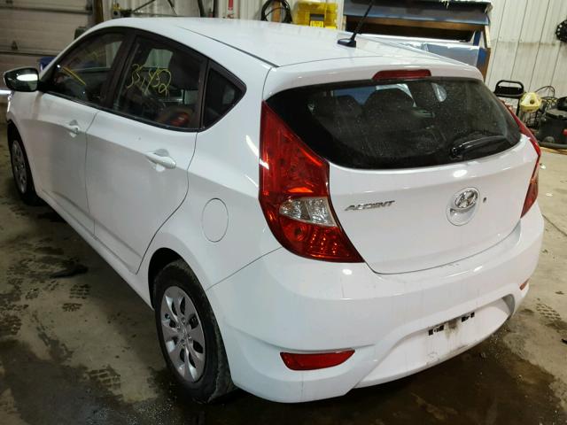 KMHCT5AE5FU201224 - 2015 HYUNDAI ACCENT GS WHITE photo 3