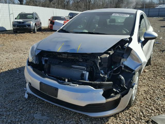 KNADM4A38G6633243 - 2016 KIA RIO LX SILVER photo 9