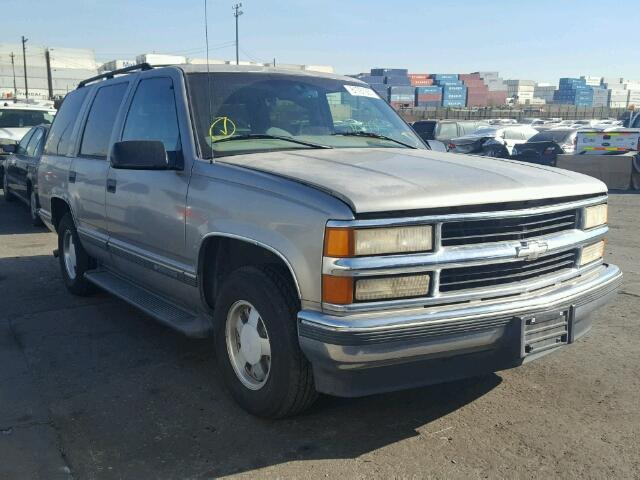 1GNEC13R3WJ338502 - 1998 CHEVROLET TAHOE C150 BEIGE photo 1