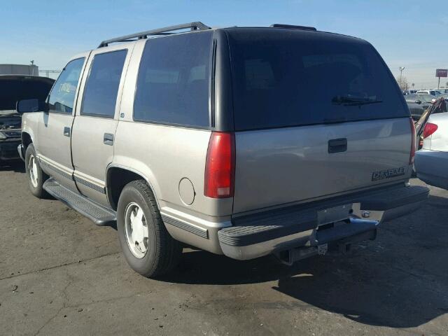 1GNEC13R3WJ338502 - 1998 CHEVROLET TAHOE C150 BEIGE photo 3