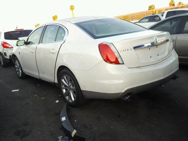 1LNHM94R09G604197 - 2009 LINCOLN MKS WHITE photo 3