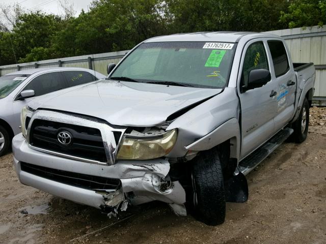 3TMJU62N55M004540 - 2005 TOYOTA TACOMA DOU SILVER photo 2