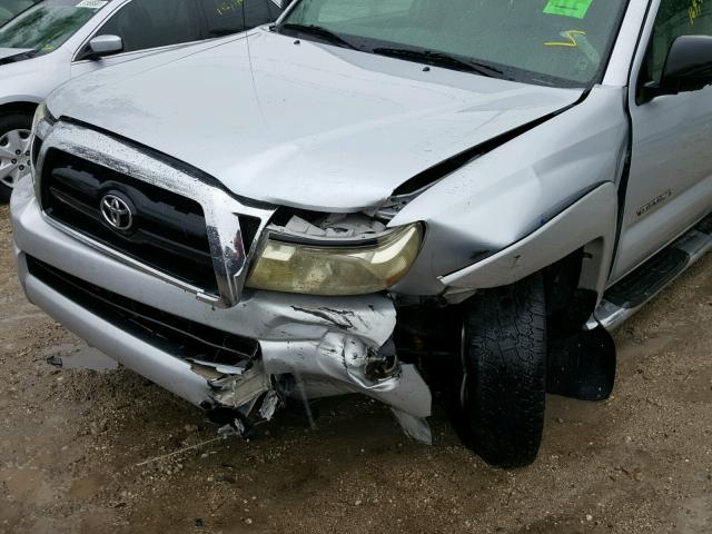 3TMJU62N55M004540 - 2005 TOYOTA TACOMA DOU SILVER photo 9