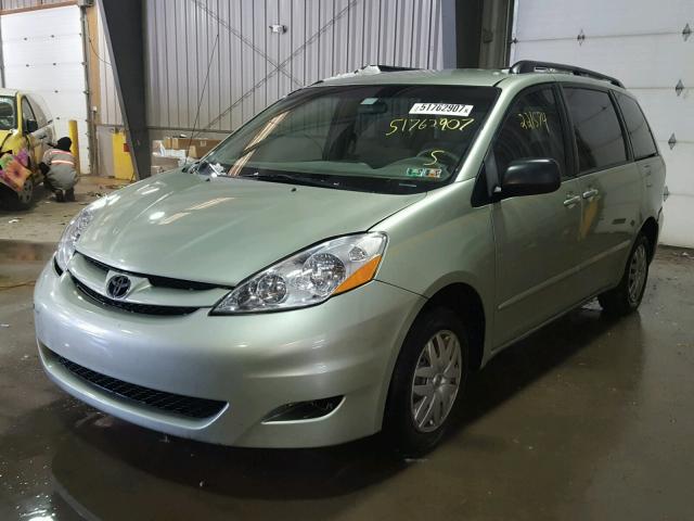 5TDZK23C87S057525 - 2007 TOYOTA SIENNA CE GREEN photo 2