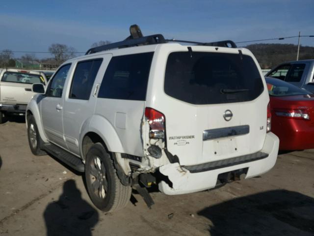 5N1AR18W25C766175 - 2005 NISSAN PATHFINDER WHITE photo 3